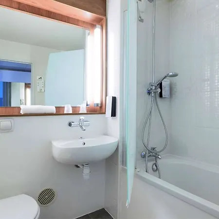 Kyriad Caen Nord - 3* Herouville-Saint-Clair