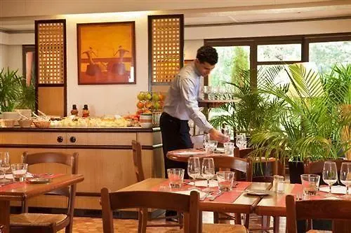 Kyriad Caen Nord - Hérouville-saint-clair Hotel 3*