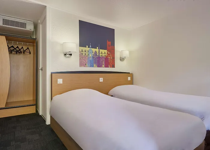 Hotel Kyriad Caen Nord -